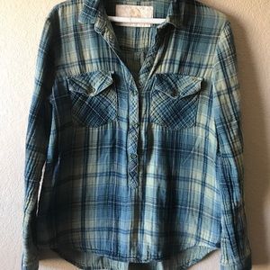 Gently worn flannel half button up